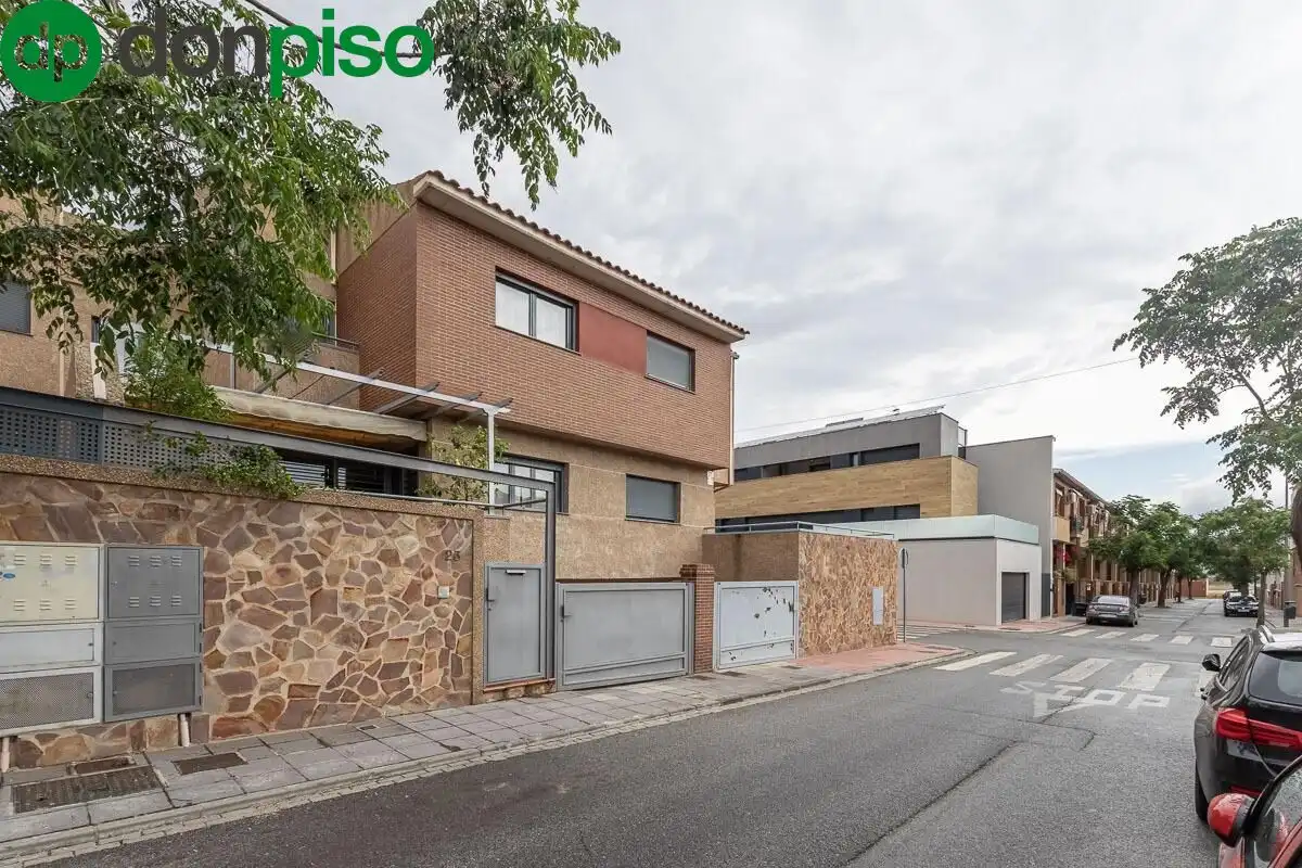 Einfamilien-Reihenhaus zum Verkauf in Calle MARGARITA, 23, Poniente