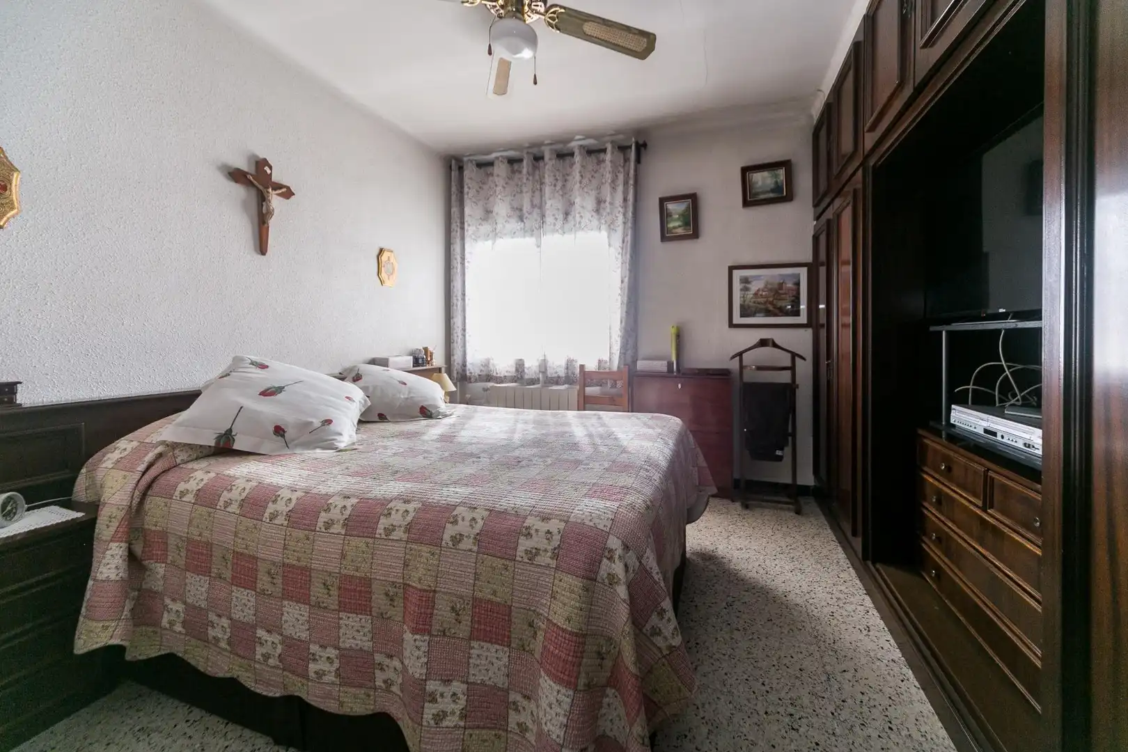 Dormitori de Casa o xalet en venda en Cerdanyola del Vallès amb Calefacció, Jardí privat i Terrassa