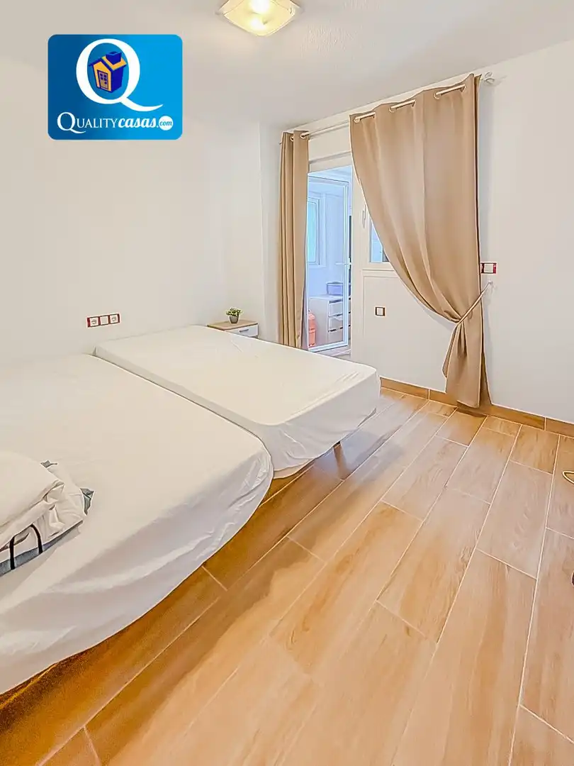 Bedroom of Flat for sale in Pueblo Español - Coveta Fumá
