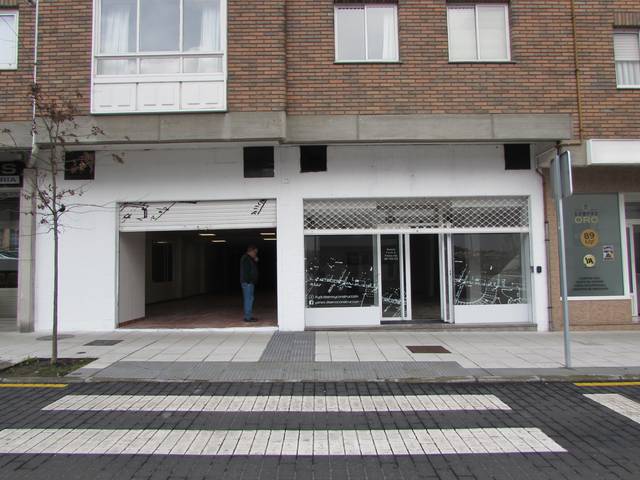 Local comercial en Alquiler en Rúa Rafael Alberti, 2 en Portádego - Vilaboa Norte