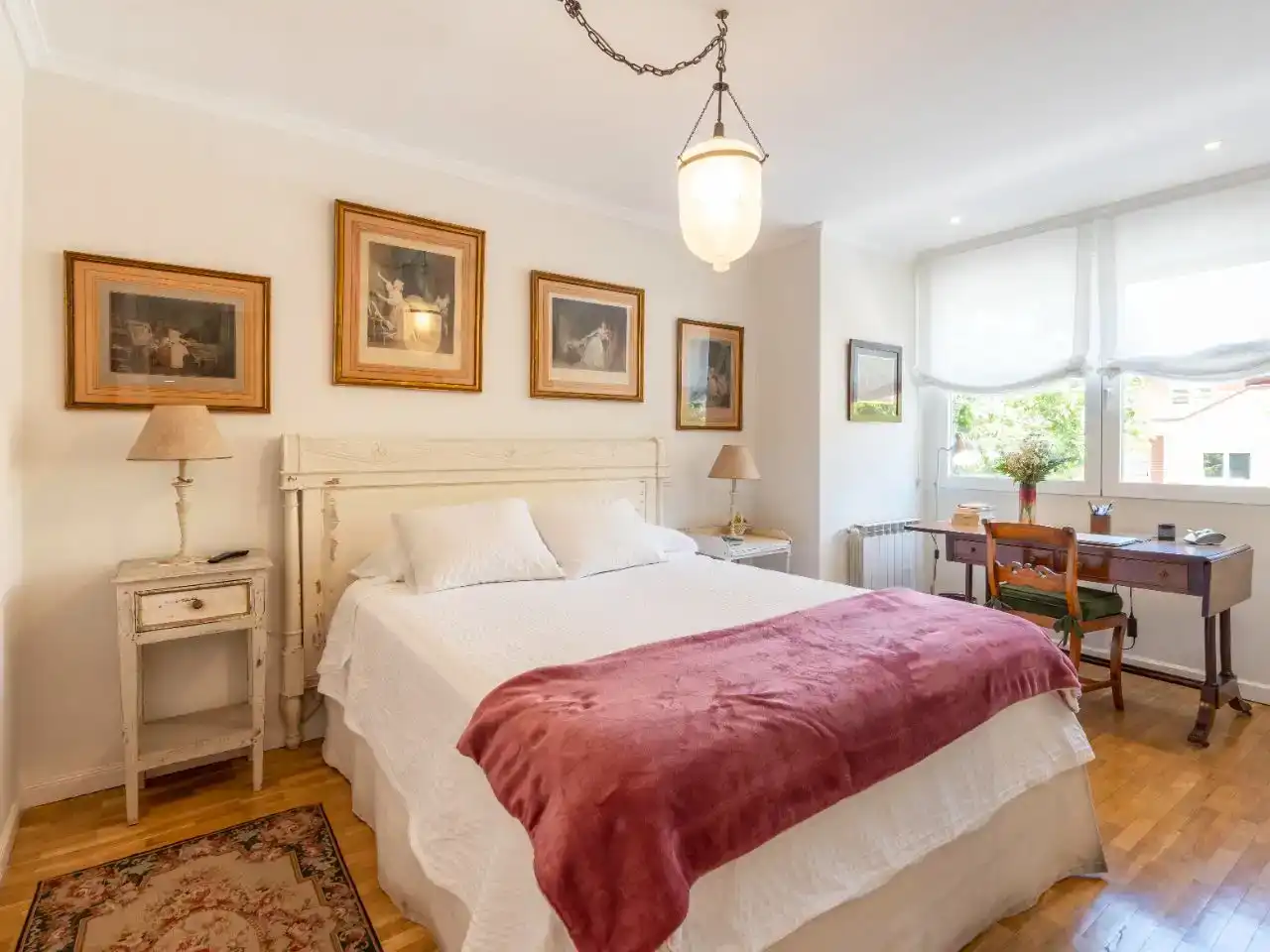 Dormitori de Casa adosada en venda en Madrid amb Aire condicionat, Jardí privat i Parquet