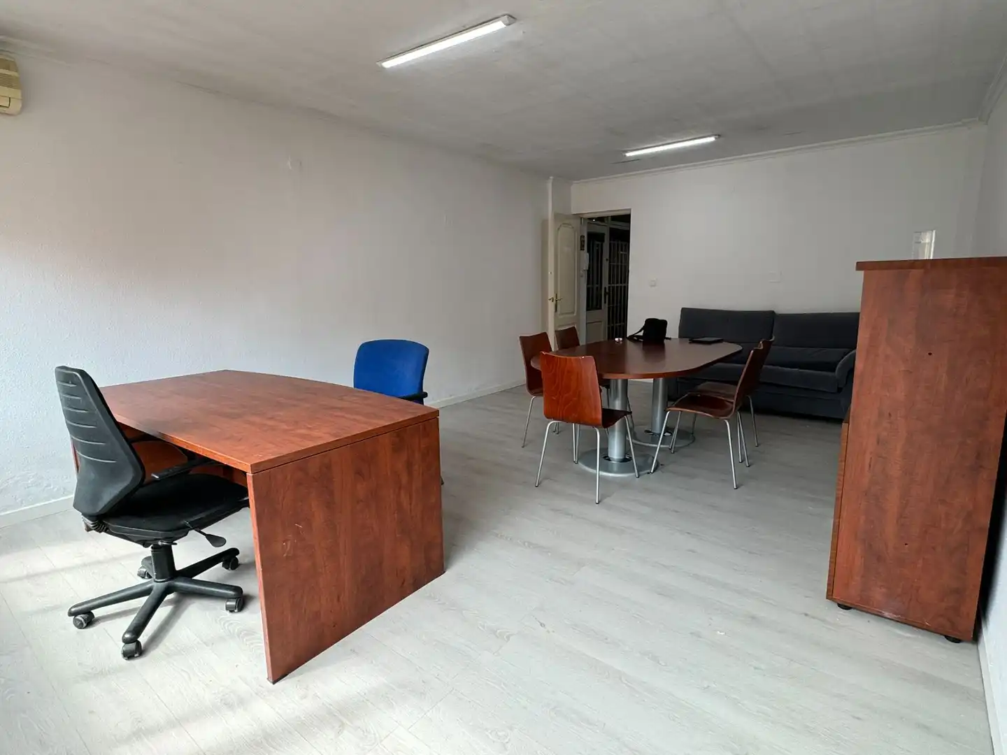 Bureau avec ascenseur à vendre à trinidad grund, imagen 4