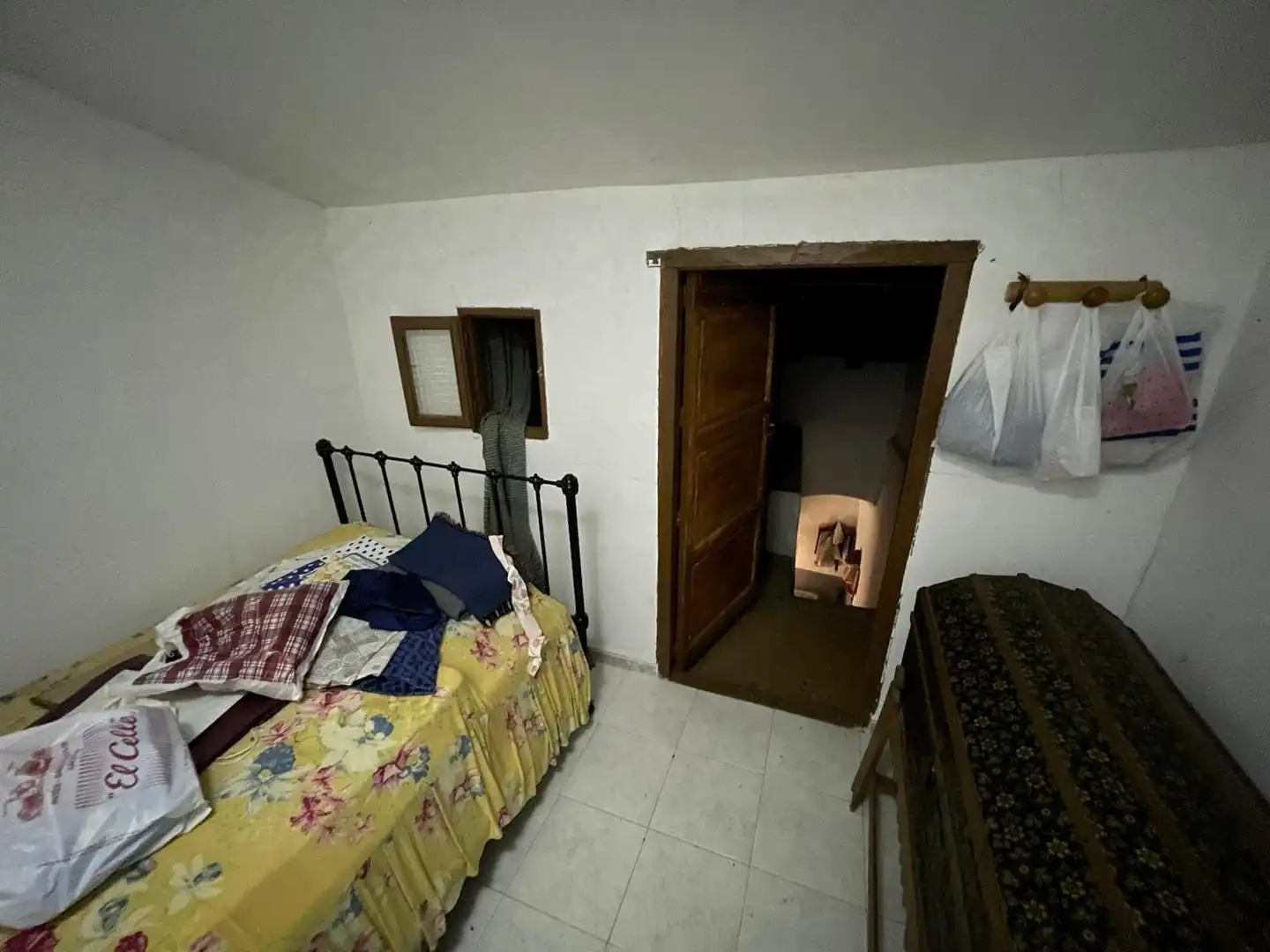 Habitación de Planta baja en venta en Zarza de Montánchez con Calefacción, Trastero y Amueblado