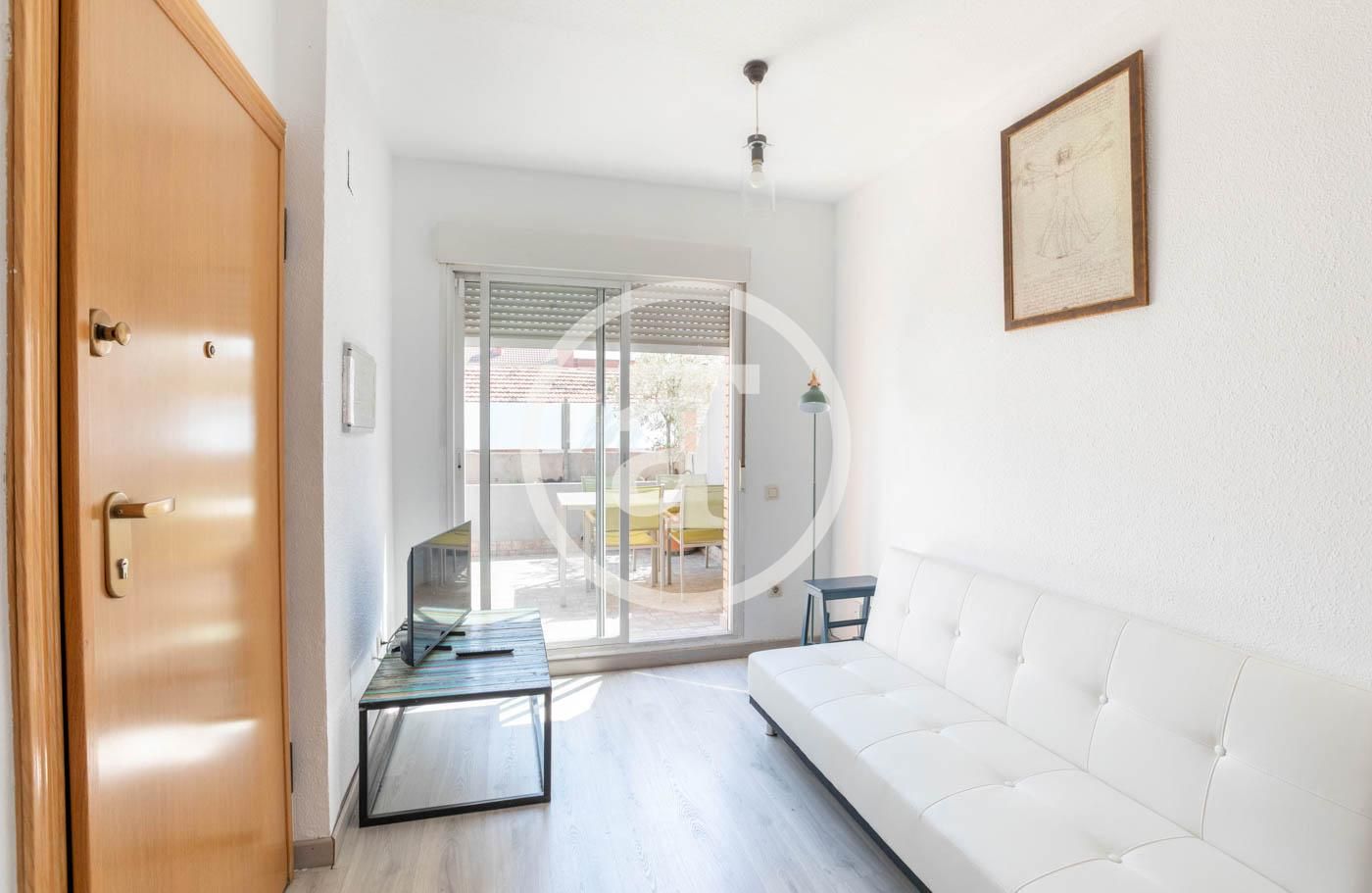 Exterior view of Flat to rent in  Madrid Capital  with Heating, Furnished and Oven