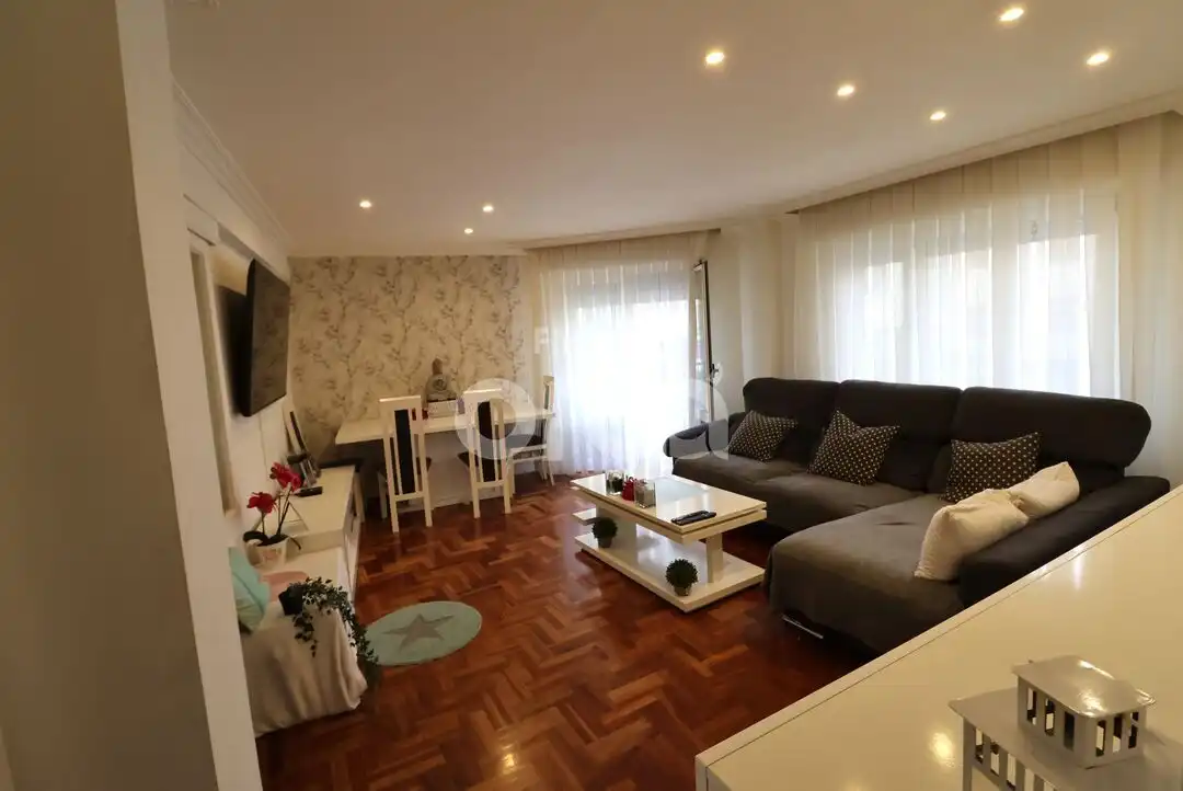 Wohnzimmer von Wohnung zum Verkauf in Santurtzi  mit Heizung und Balkon
