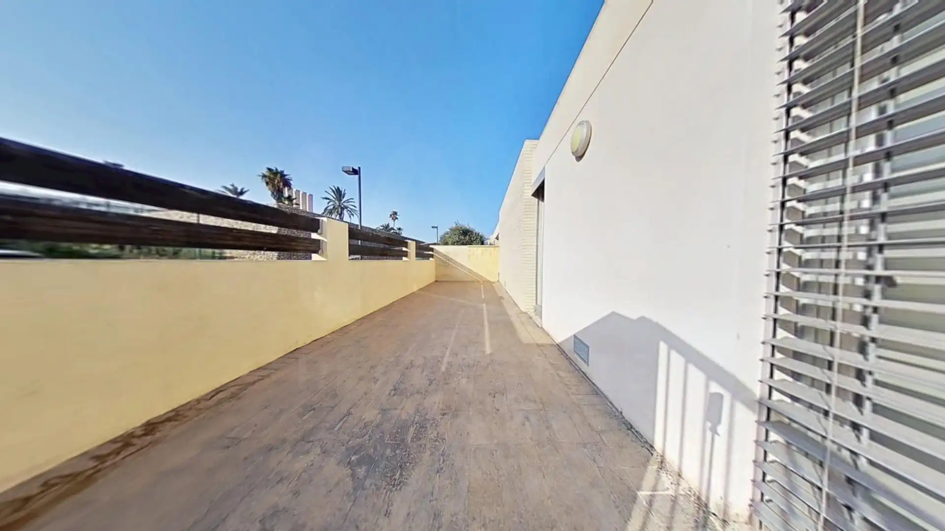 Vista exterior de Casa o xalet en venda en Alicante / Alacant amb Aire condicionat, Calefacció i Terrassa