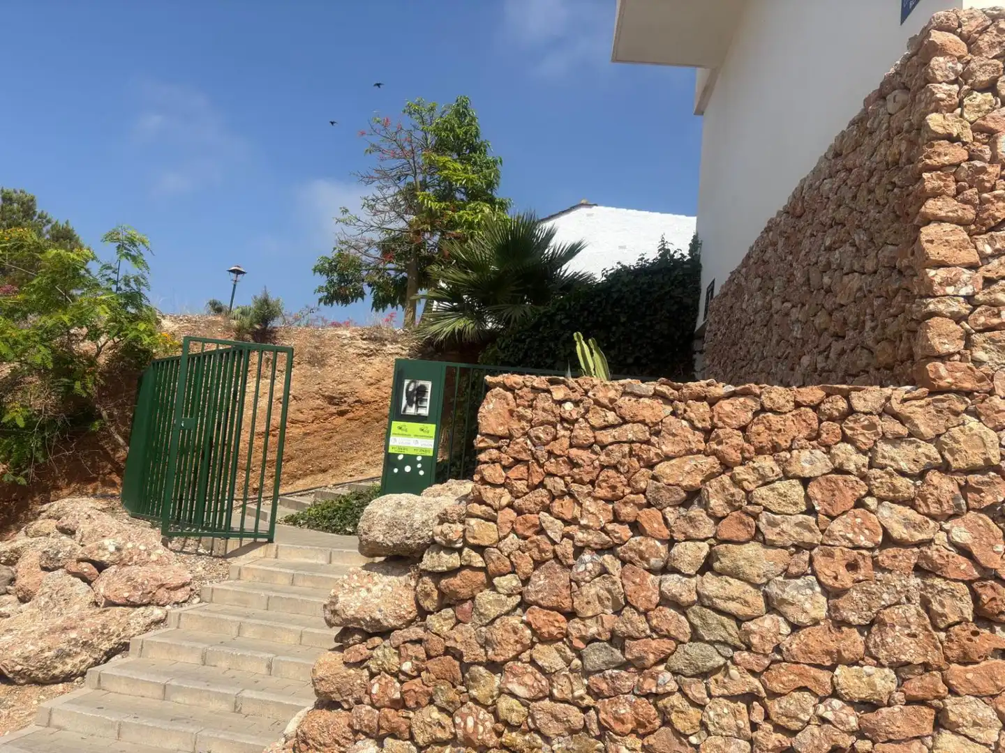 Vista exterior de Piso en venta en Nerja con Calefacción, Terraza y Trastero
