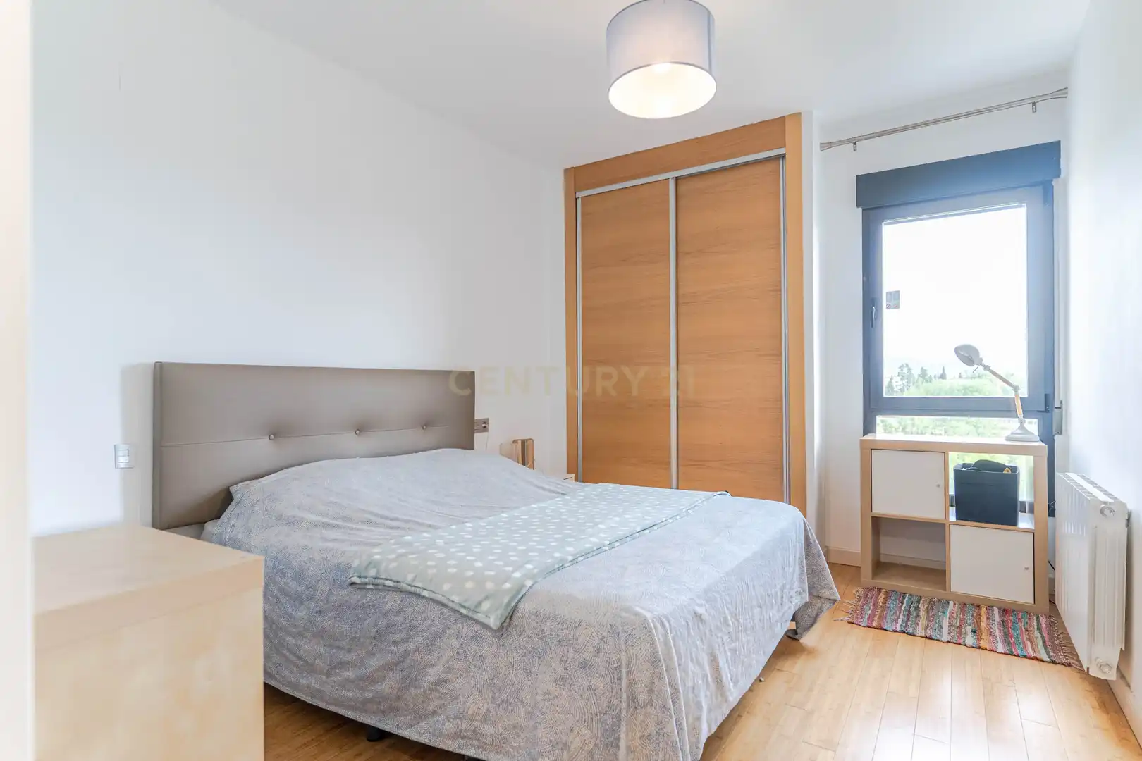 Habitación de Piso en venta en Granada con Jardín privado, Trastero y Piscina comunitaria