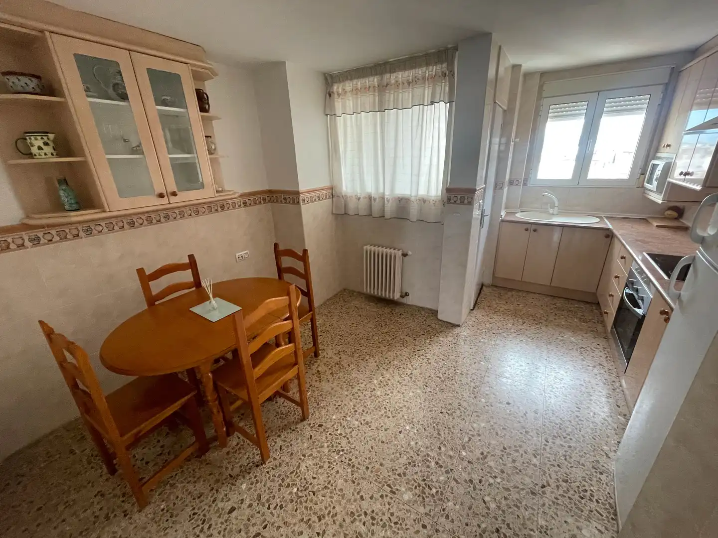 Küche von Wohnung zur Miete in Jaén mit Klimaanlage, Heizung und Parkett