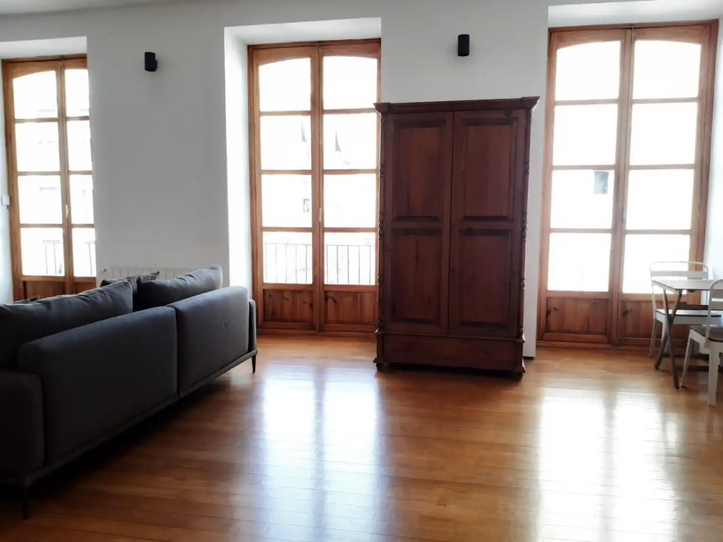 Sala d'estar de Pis de lloguer en Valencia amb Aire condicionat, Calefacció i Moblat