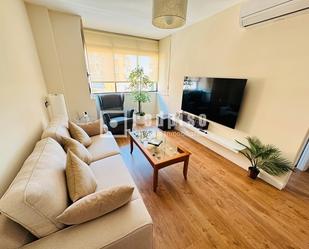 Sala d'estar de Pis en venda en  Madrid Capital amb Aire condicionat, Calefacció i Parquet