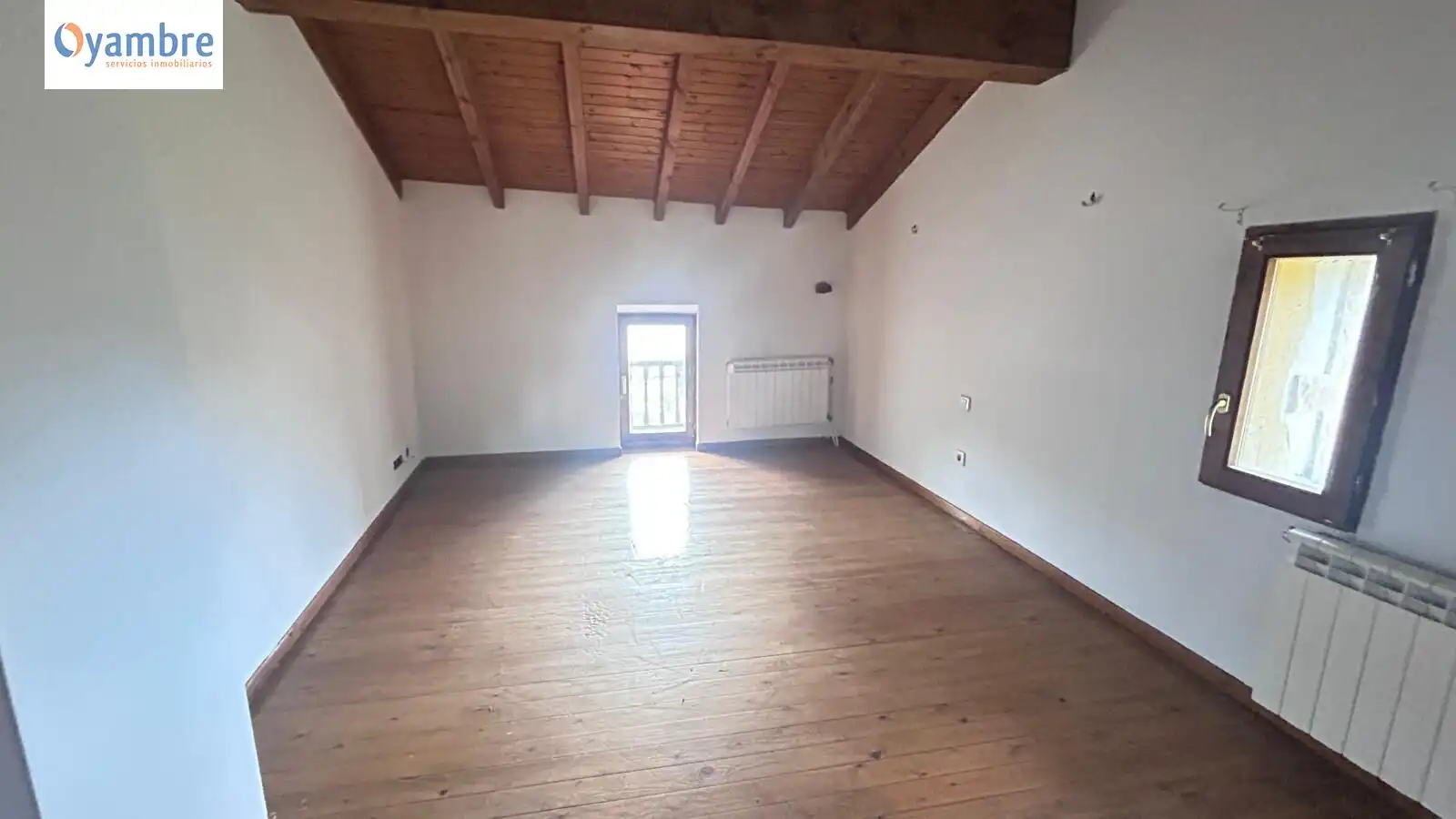 Sala d'estar de Casa adosada en venda en Liendo amb Jardí privat i Terrassa
