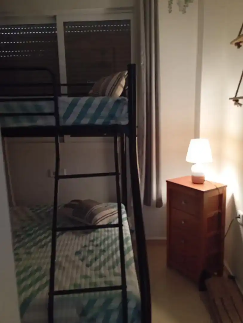 Schlafzimmer von Wohnungen zur Miete in Oliva mit Klimaanlage, Privatgarten und Möbliert
