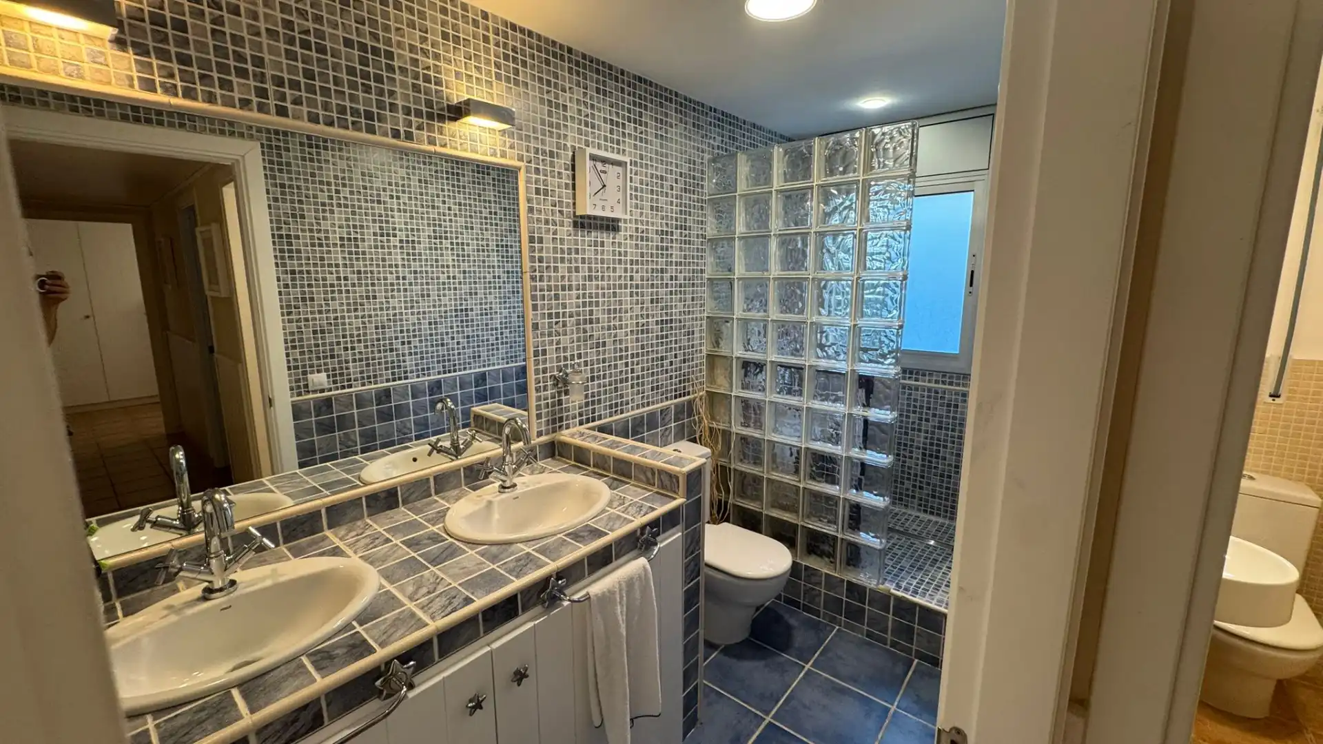 Bathroom of Apartments for sale in Llançà  with Air Conditioner, Heating and Private garden