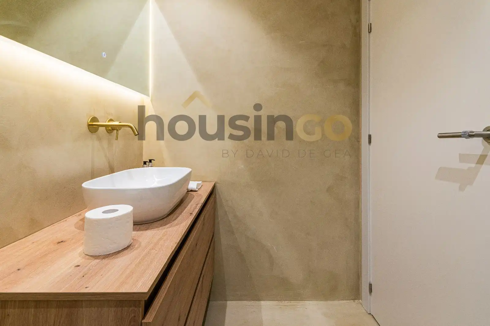 Bathroom of Flat for sale in Madrid  with Air Conditioner, Heating and Parquet flooring
