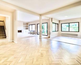 Exterior view of Single-family semi-detached to rent in Las Rozas de Madrid  with Air Conditioner, Heating and Private garden