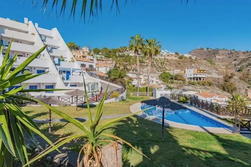 Vista exterior de Apartamento en venta en Almuñécar con Aire acondicionado, Terraza y Amueblado