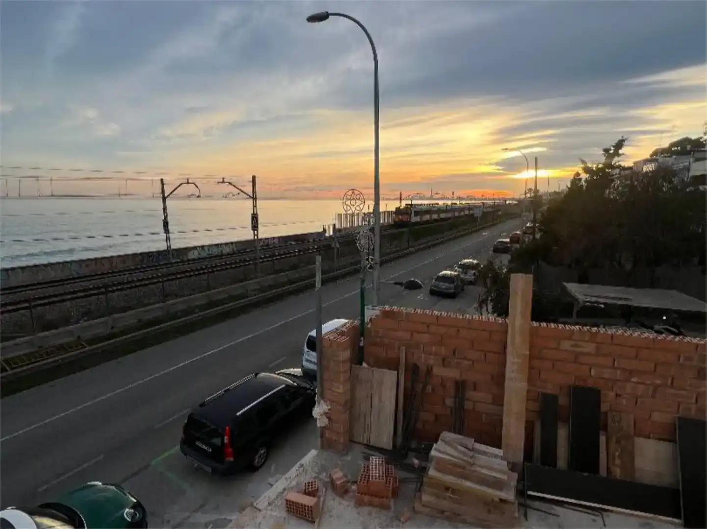 Vista exterior de Casa o xalet en venda en Montgat amb Aire condicionat i Balcó