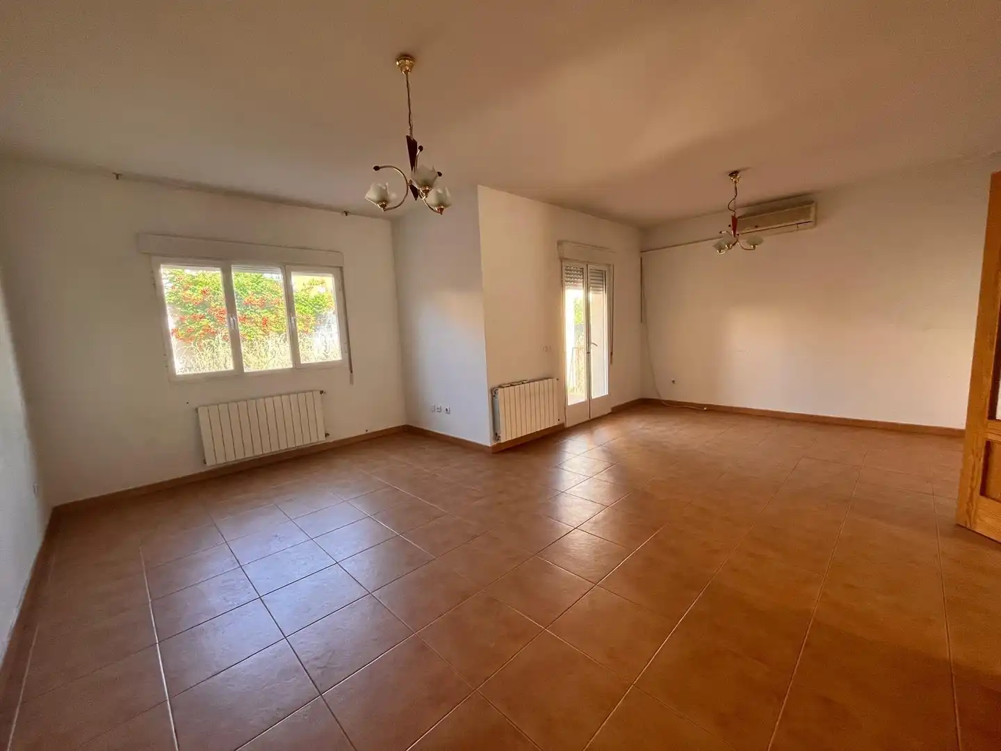 Sala d'estar de Apartament en venda en Olías del Rey amb Jardí privat
