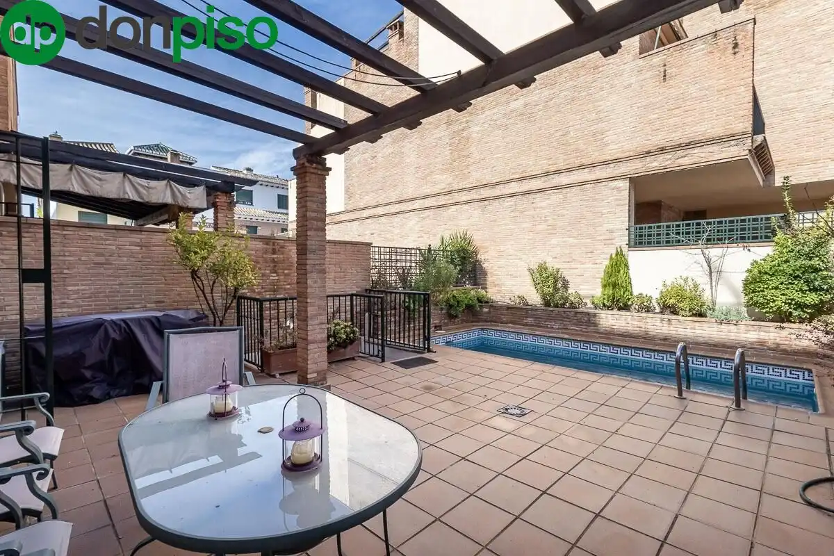 Terraza de Casa adosada en venta en Granada con Calefacción, Jardín privado y Terraza