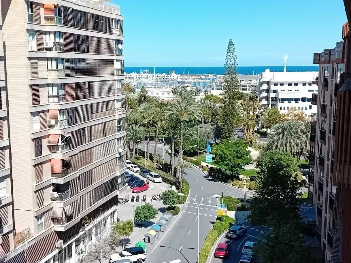 Vista exterior de Pis en venda en Alicante / Alacant amb Aire condicionat, Calefacció i Terrassa