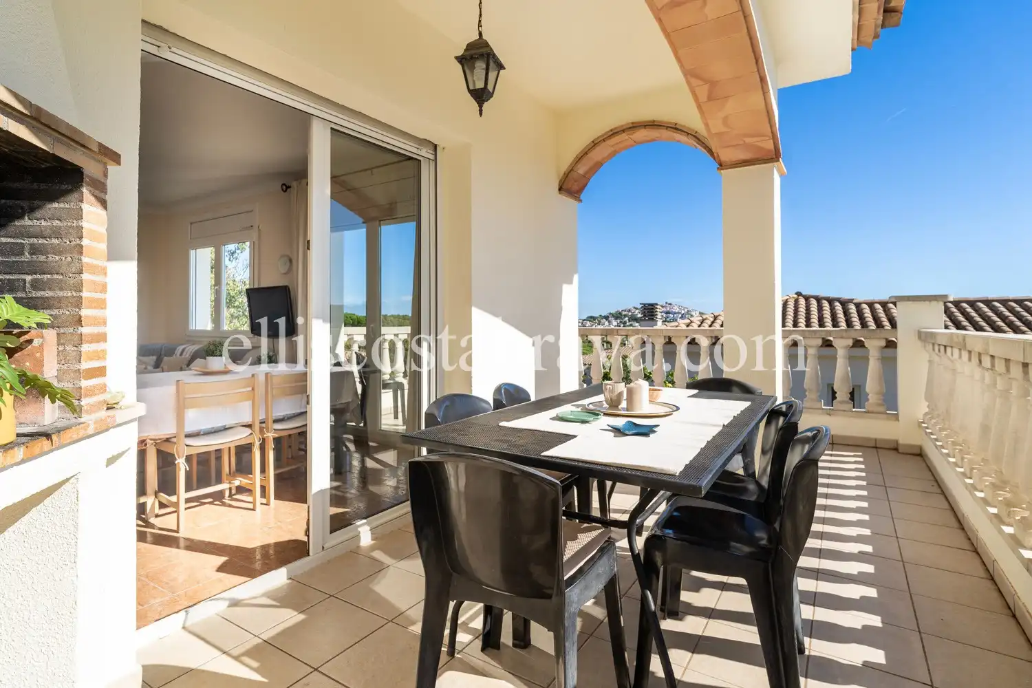 Casa con piscina en venta en Passatge Vall de Bianya, imagen 9