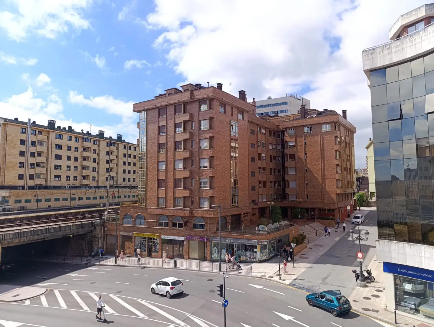 Vista exterior de Pis en venda en Oviedo  amb Calefacció, Terrassa i Traster