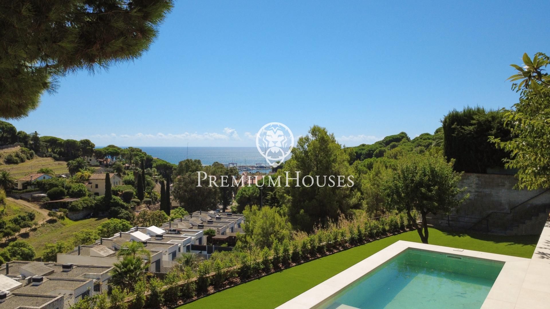 Vista exterior de Casa o xalet en venda en Arenys de Mar amb Aire condicionat, Calefacció i Jardí privat