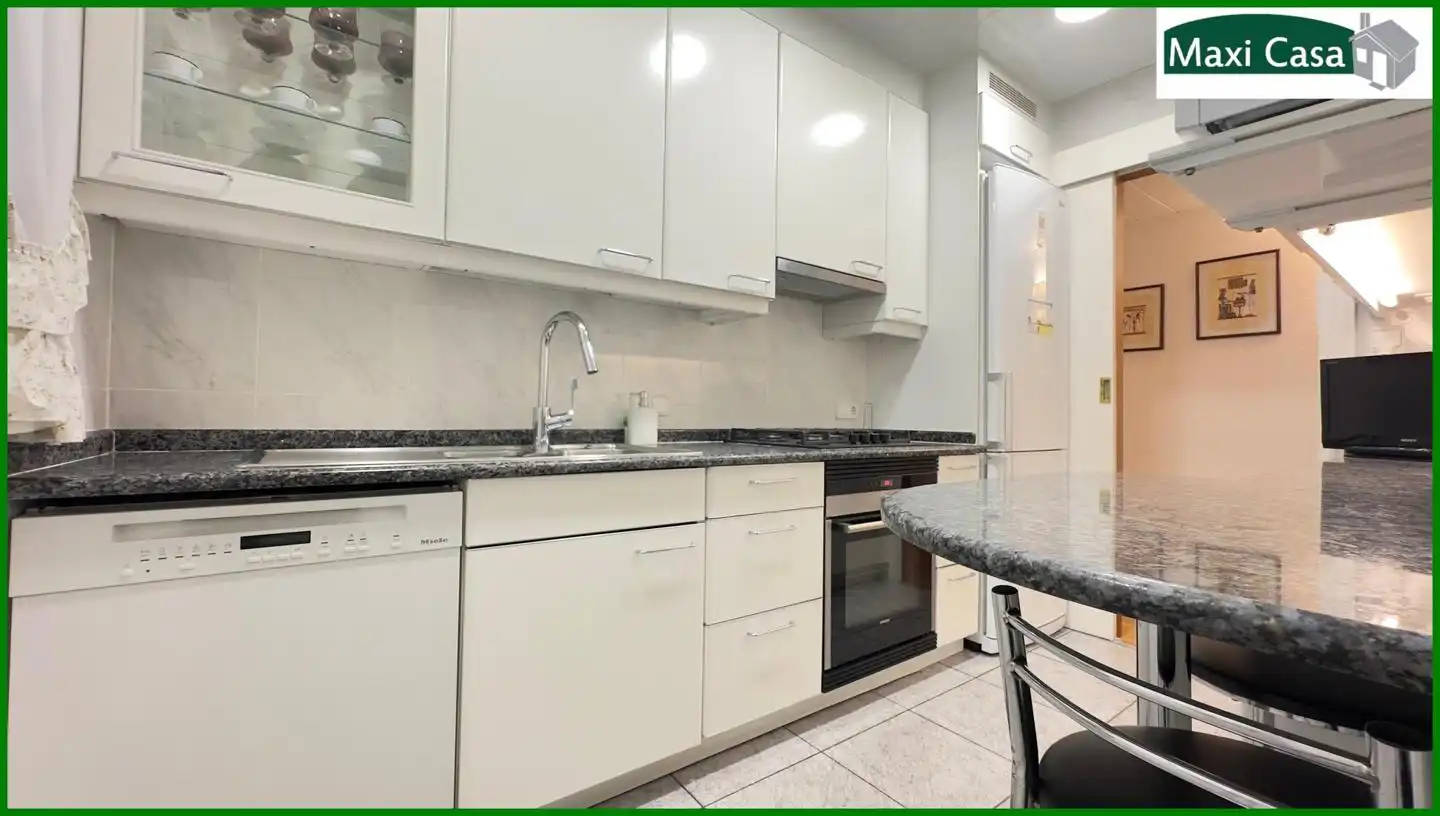 Cocina de Piso en venta en Barcelona con Aire acondicionado, Calefacción y Balcón