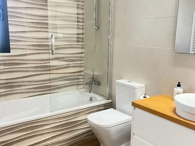 Bany de Casa o xalet en venda en Cuarte de Huerva amb Aire condicionat, Terrassa i Piscina