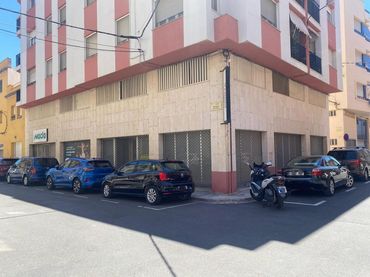 Locale commerciale in vendita a De Masdenverge