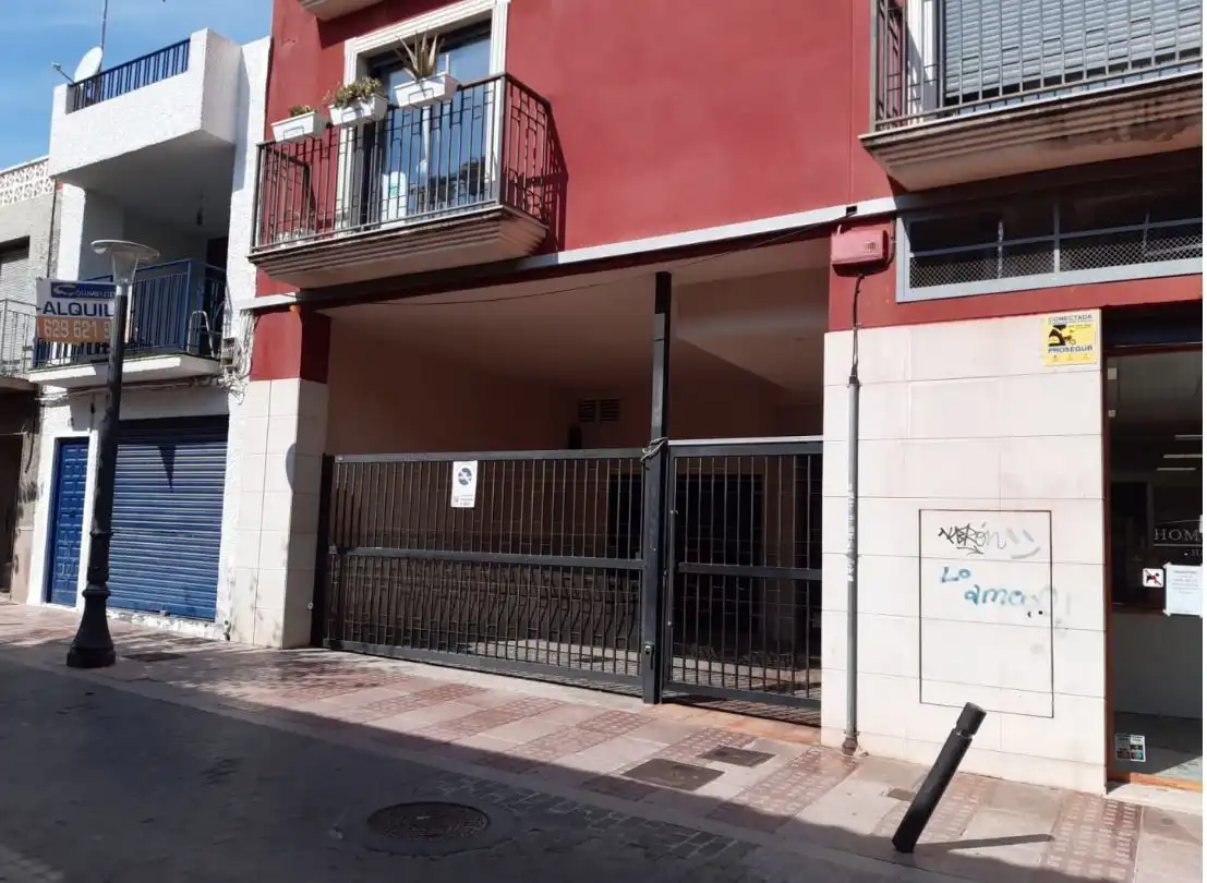 Einzelparkplatz zum Verkauf in Carrer els Dolors 58