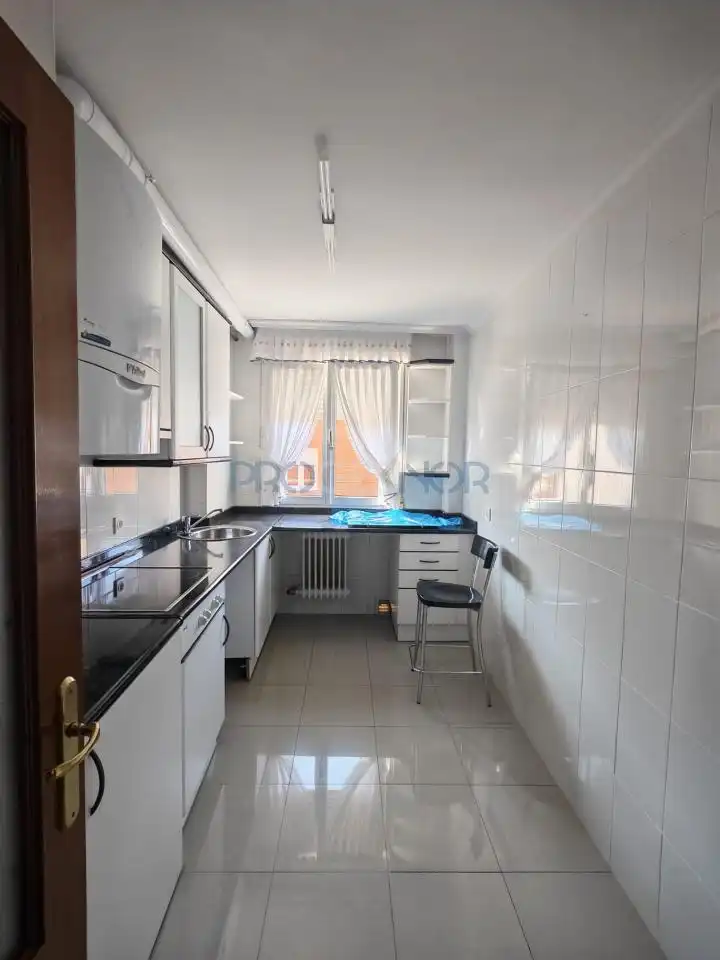 Cocina de Apartamento en venta en San Andrés del Rabanedo con Calefacción