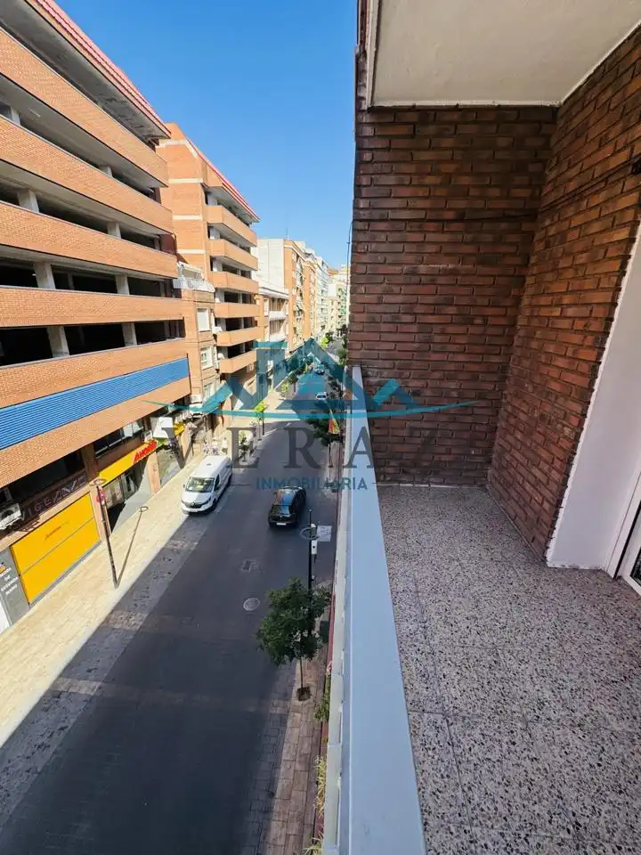 Außenansicht von Wohnung zum Verkauf in Talavera de la Reina mit Heizung, Terrasse und Möbliert