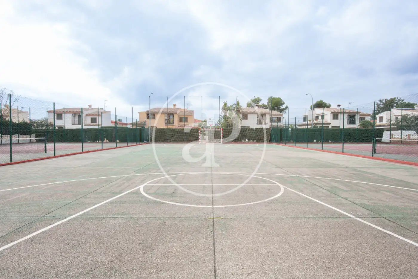 Vista exterior de Casa adosada en venta en Benicasim / Benicàssim con Aire acondicionado, Calefacción y Jardín privado