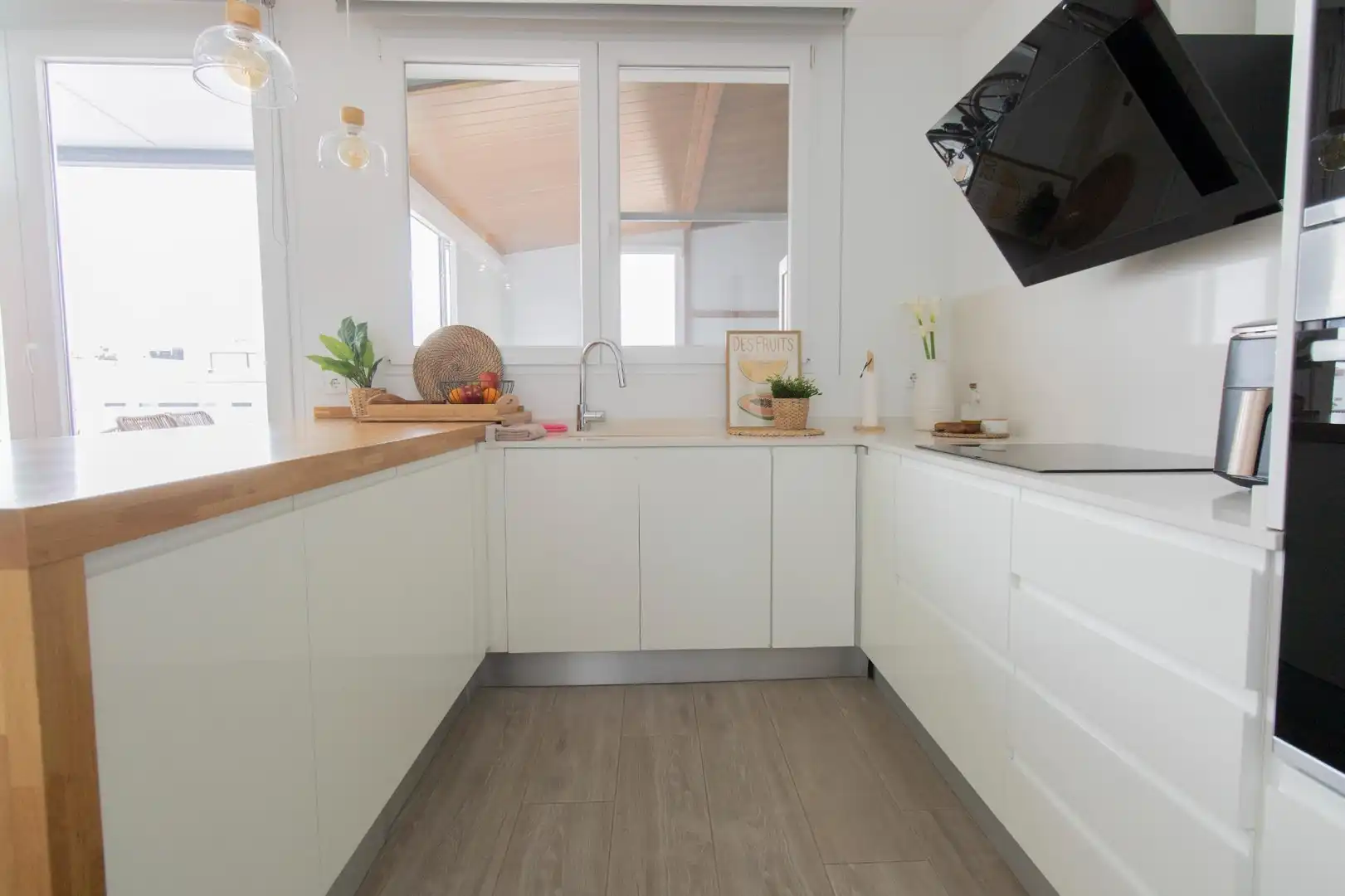 Kitchen of Attic for sale in Rafelbuñol / Rafelbunyol  with Air Conditioner, Terrace and Storage room