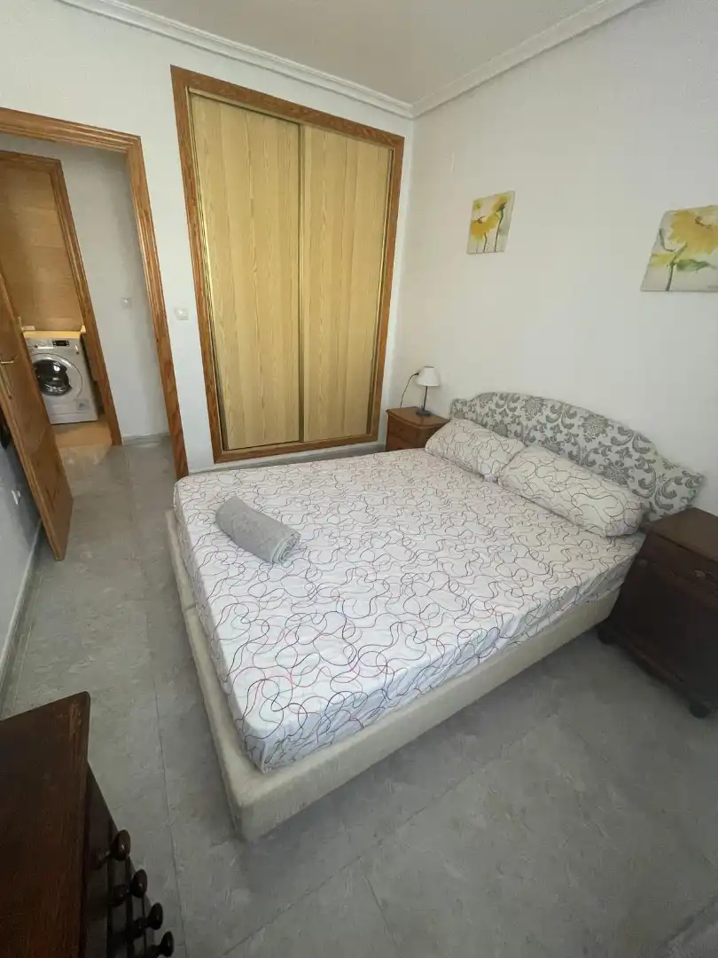 Habitación de Planta baja en venta en Daya Vieja con Aire acondicionado, Terraza y Amueblado