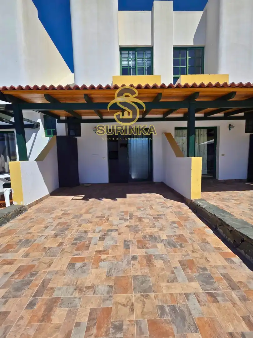 Terraza de Apartamento de alquiler en San Bartolomé de Tirajana con Terraza, Piscina y Amueblado