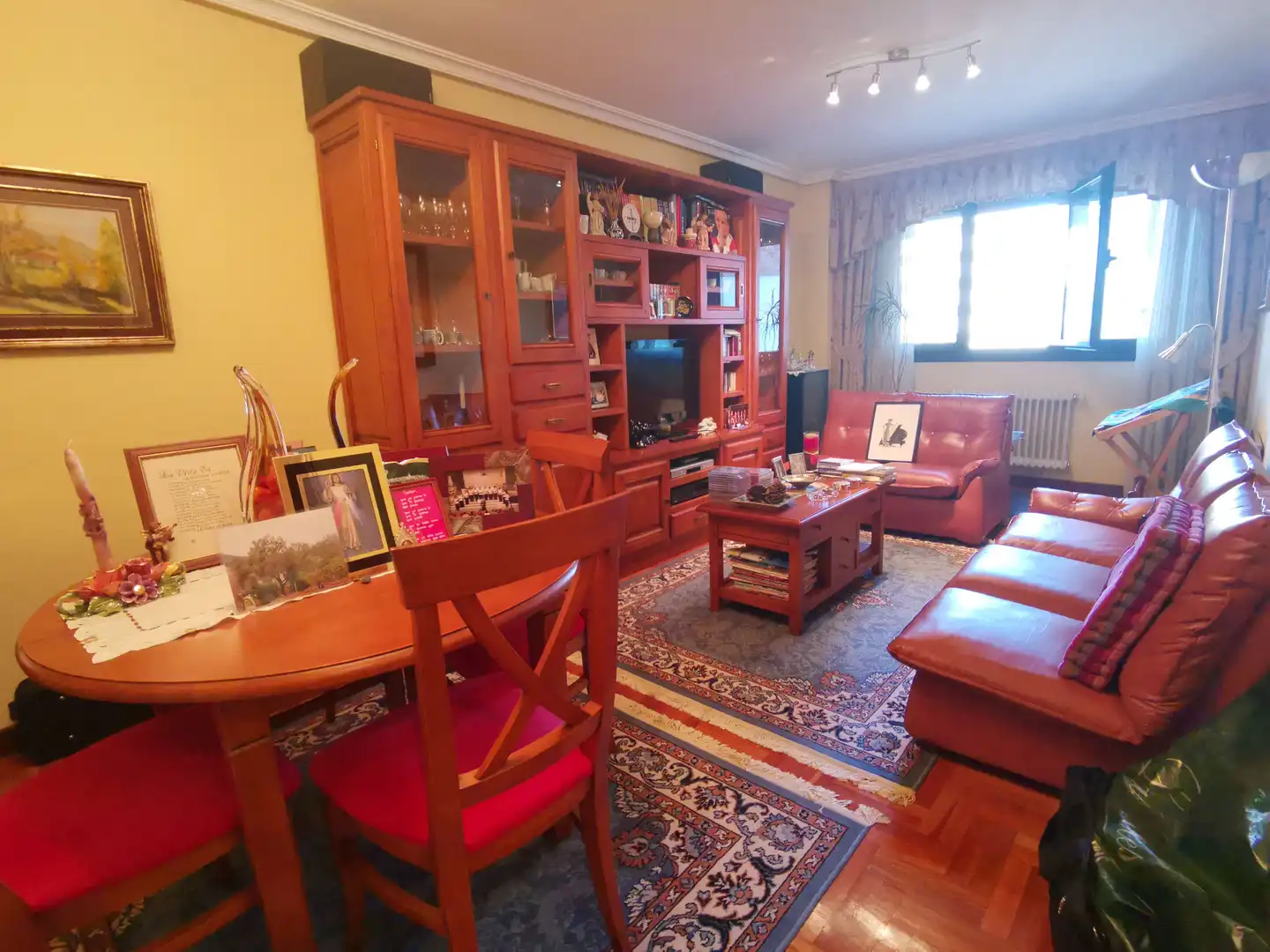 Sala de estar de Piso en venta en Avilés con Calefacción, Parquet y Trastero