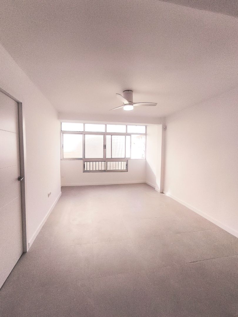 Flat to rent in Málaga Capital  with Oven, Washing machine and Microwave