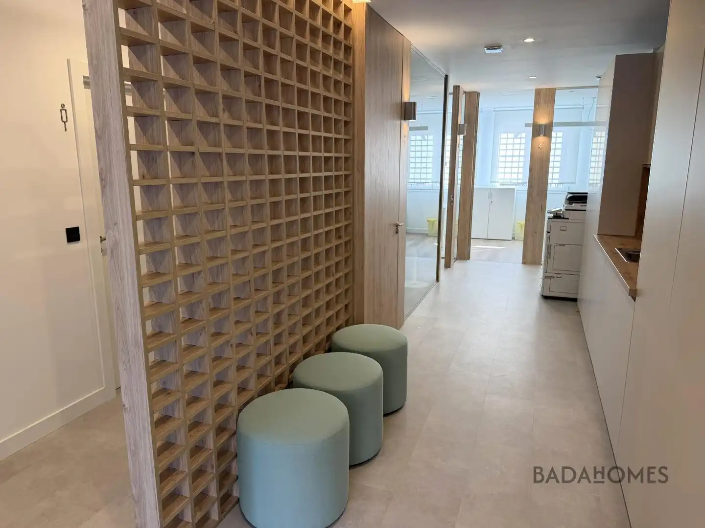 Büro zur Miete in Badajoz mit Klimaanlage, Heizung und Möbliert