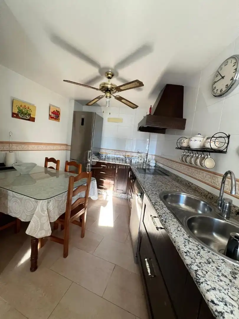 Kitchen of Flat for sale in Dos Hermanas