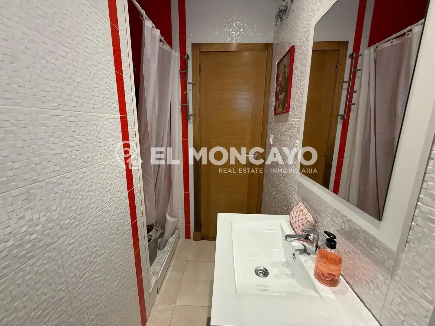 Bathroom of Apartments for sale in Guardamar del Segura