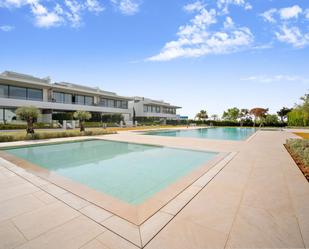 Swimming pool of Single-family semi-detached for sale in Marbella