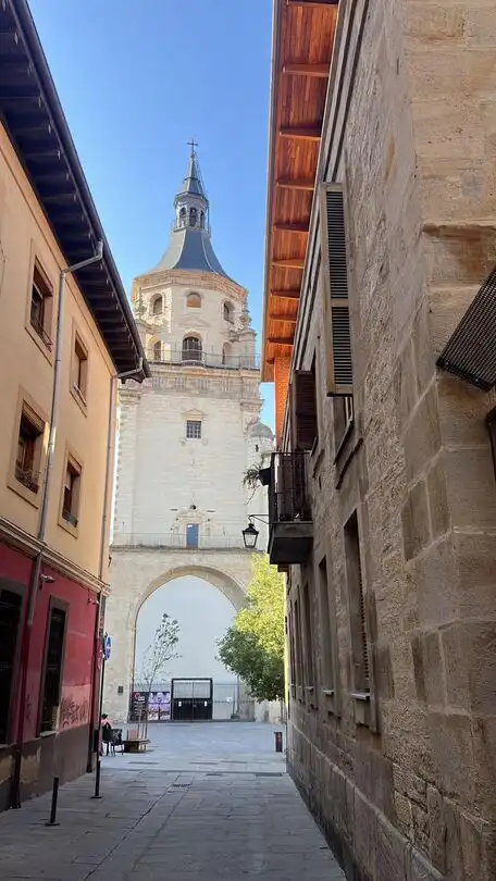 Vista exterior de Pis en venda en Vitoria - Gasteiz amb Calefacció