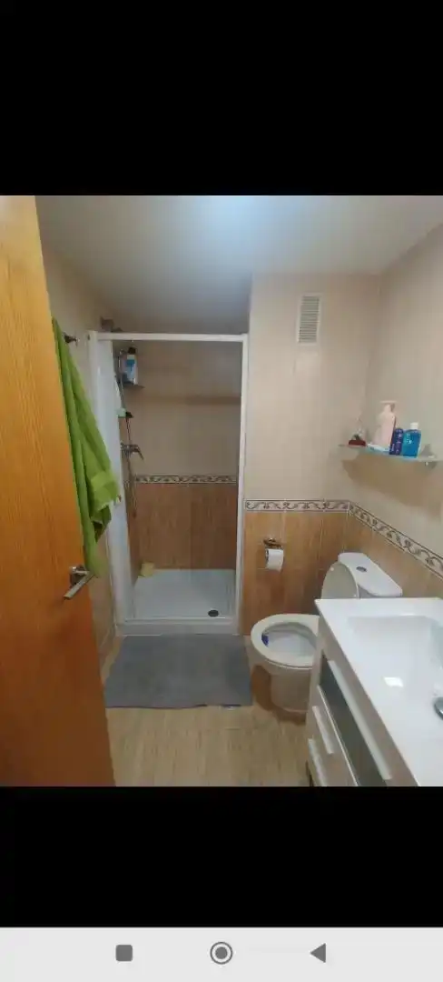 Bany de Pis per a compartir en Campoamor - Altozano
