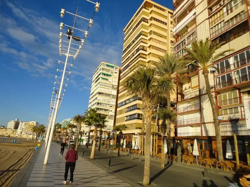 Vista exterior de Pis en venda en Benidorm amb Terrassa, Piscina i Piscina comunitària