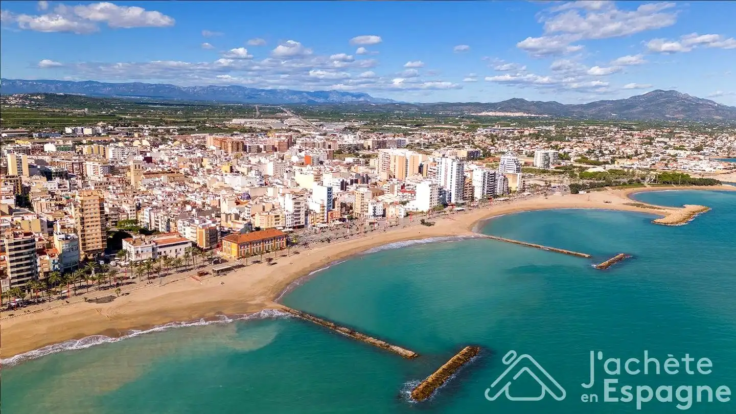 Vista exterior de Casa o chalet en venta en Vinaròs con Aire acondicionado, Jardín privado y Terraza