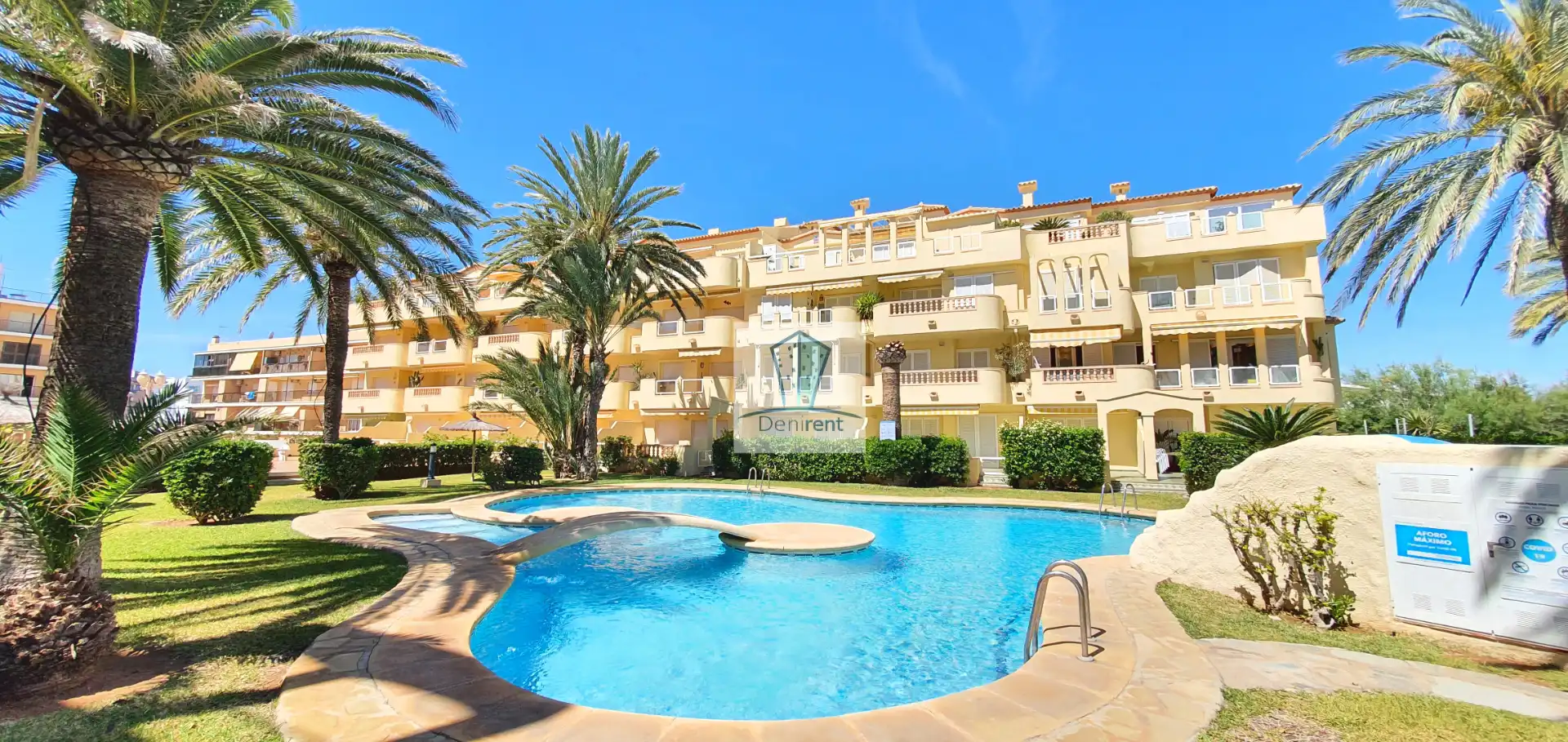 Vista exterior de Apartamento de alquiler en Dénia con Aire acondicionado, Calefacción y Terraza