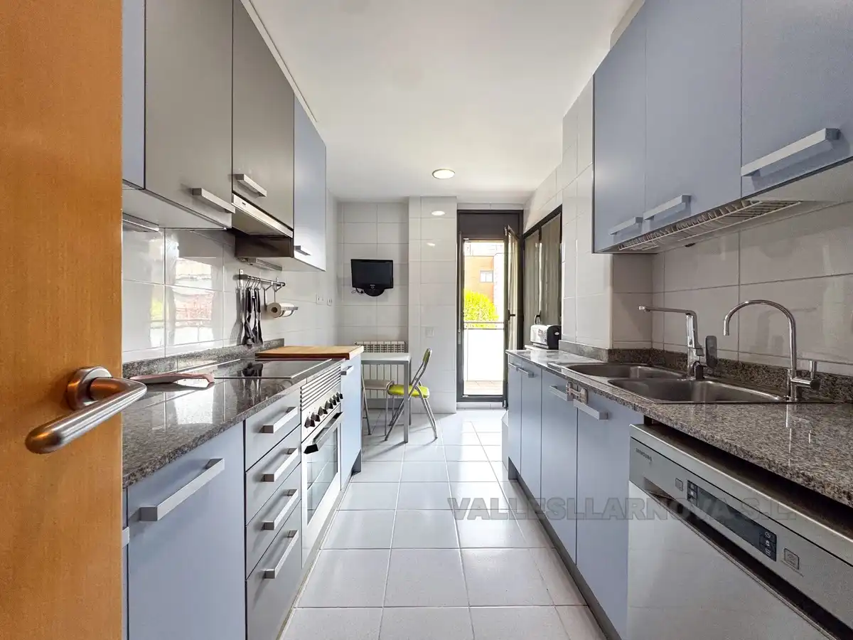 Cocina de Piso en venta en Parets del Vallès con Calefacción, Jardín privado y Parquet